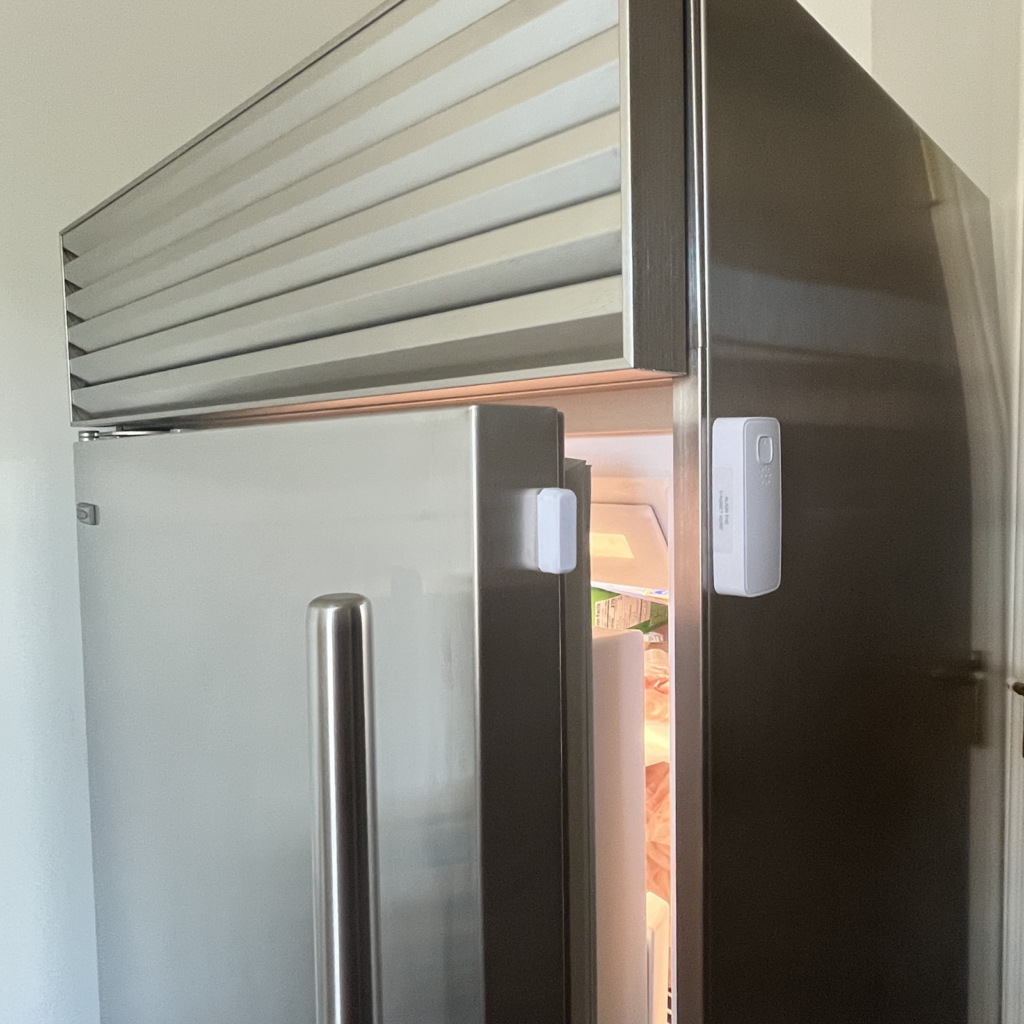 Doorsound with single sided refrigerator door